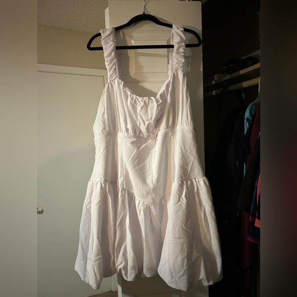 Fit and flare white corset dress size 4x - Picture 4 of 5